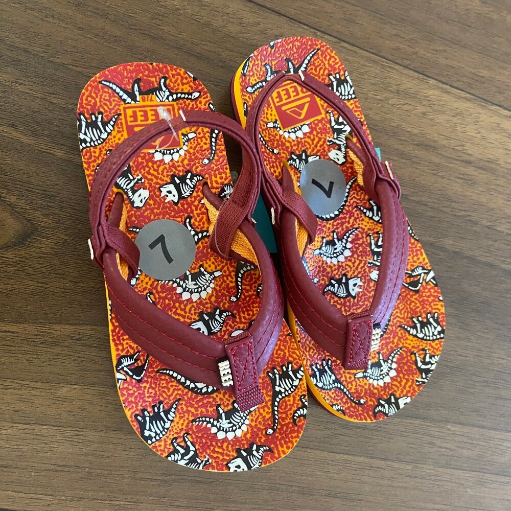 NWT Reef Little Ahi Sandals with Dinosaurs - size 7/8